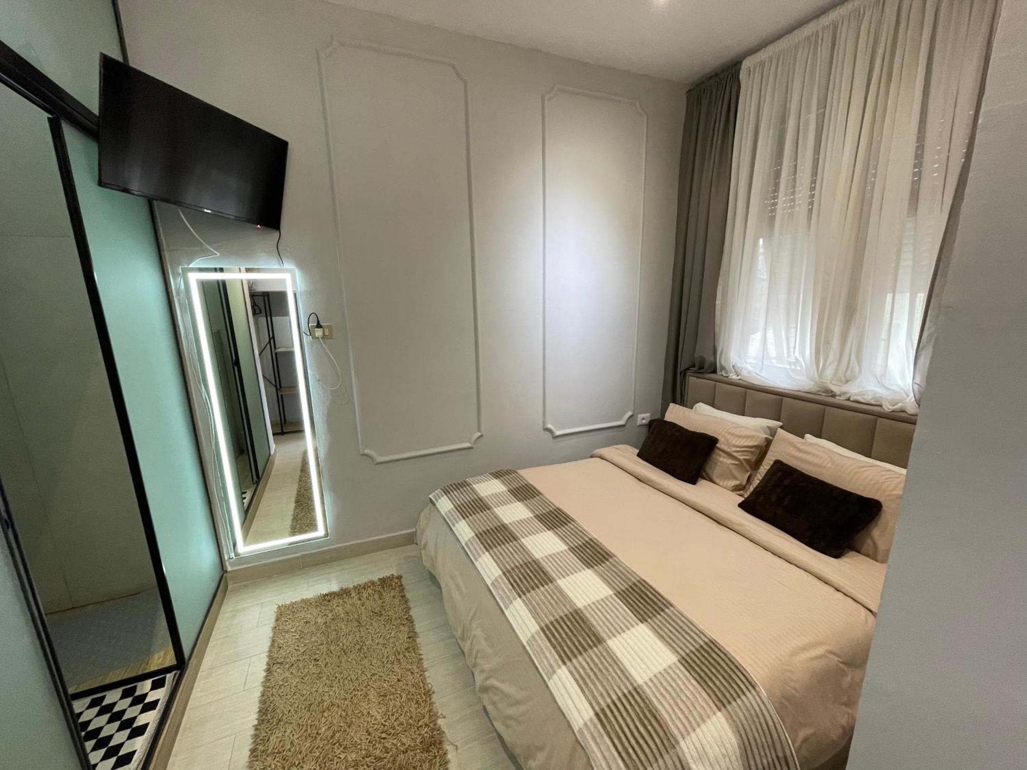 Blloku Tirana Studio ภายนอก รูปภาพ