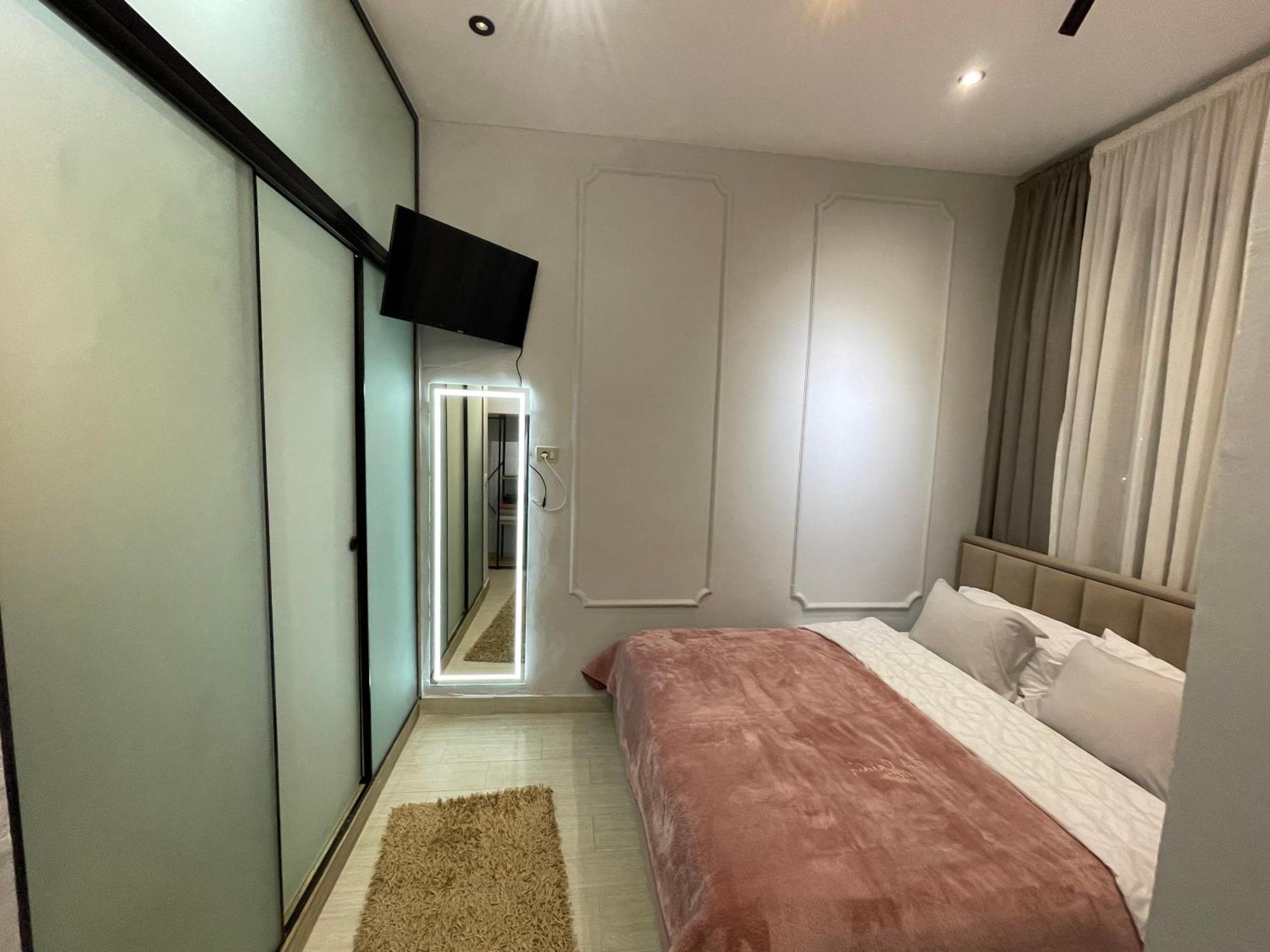 Blloku Tirana Studio ภายนอก รูปภาพ