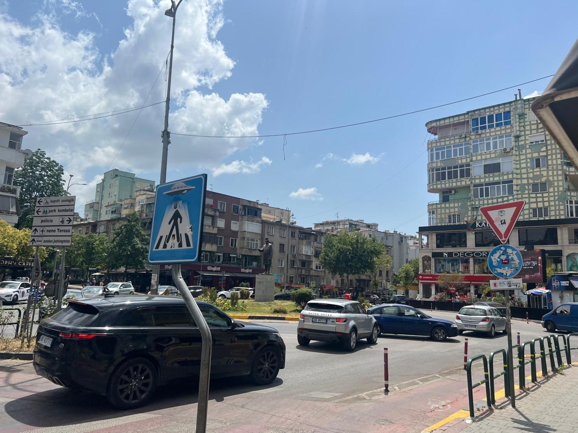 Blloku Tirana Studio ภายนอก รูปภาพ